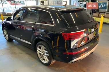 Внедорожник / Кроссовер Audi Q7 2018 в 