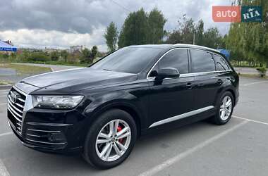 Внедорожник / Кроссовер Audi Q7 2015 в 