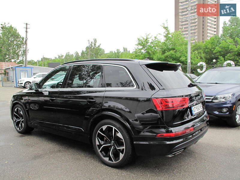 Внедорожник / Кроссовер Audi Q7 2015 в Киеве