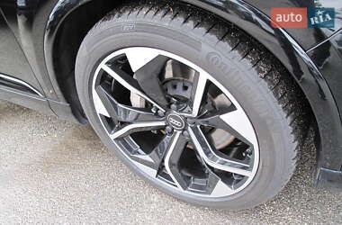 Позашляховик / Кросовер Audi Q7 2015 в 