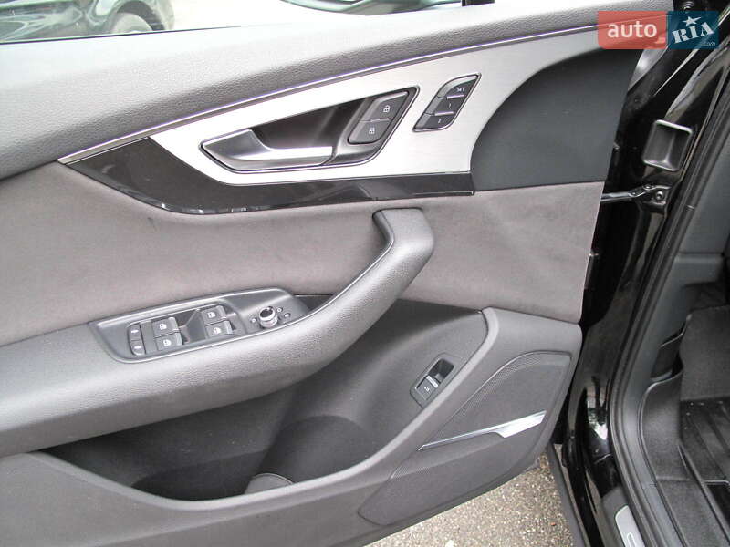 Внедорожник / Кроссовер Audi Q7 2015 в Киеве