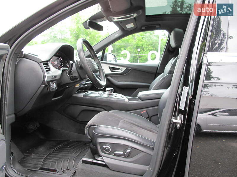 Внедорожник / Кроссовер Audi Q7 2015 в Киеве