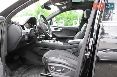 Позашляховик / Кросовер Audi Q7 2015 в 