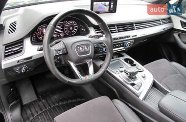 Позашляховик / Кросовер Audi Q7 2015 в 