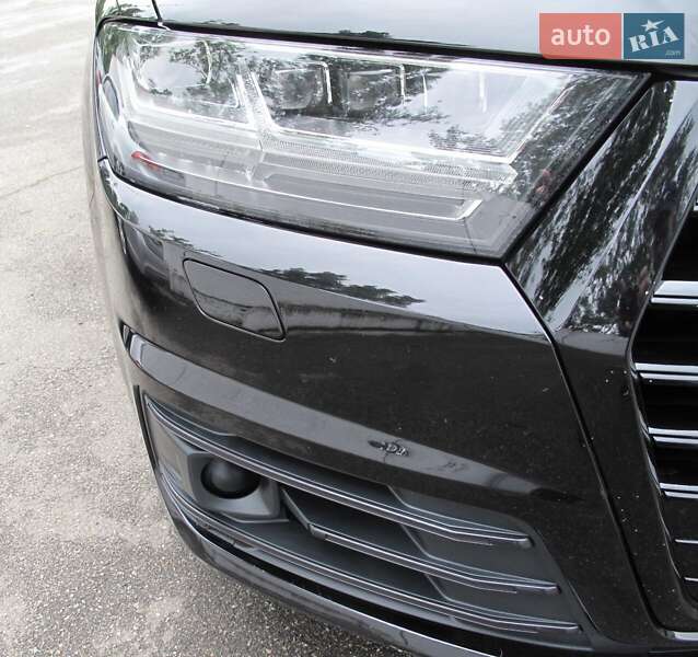 Внедорожник / Кроссовер Audi Q7 2015 в Киеве