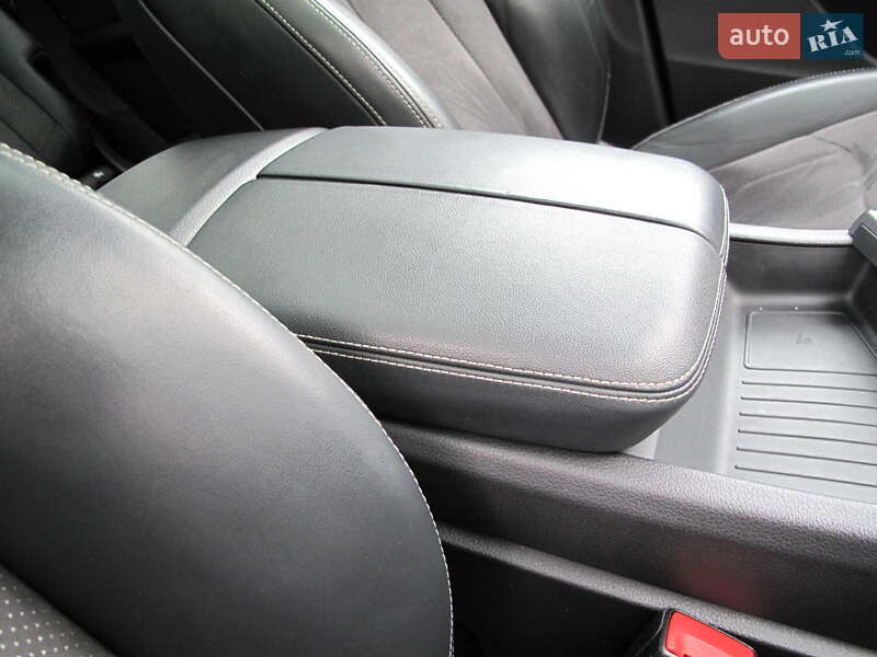 Внедорожник / Кроссовер Audi Q7 2015 в Киеве