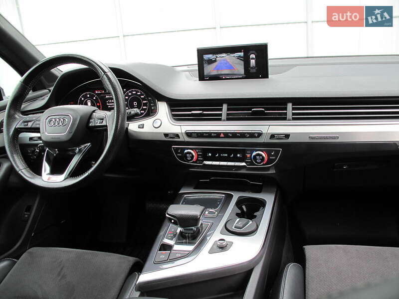 Внедорожник / Кроссовер Audi Q7 2015 в Киеве