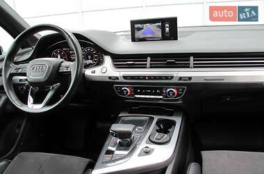 Позашляховик / Кросовер Audi Q7 2015 в 