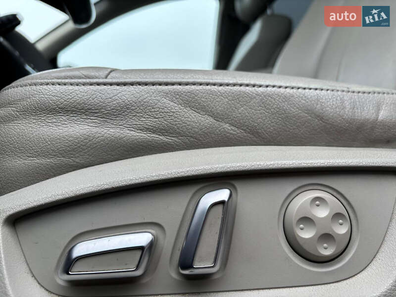Внедорожник / Кроссовер Audi Q7 2012 в Черновцах