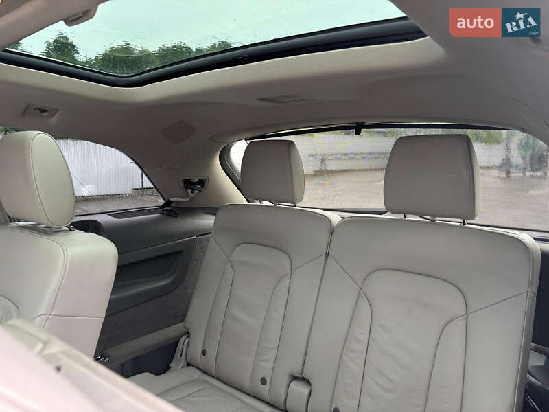 Внедорожник / Кроссовер Audi Q7 2012 в Черновцах
