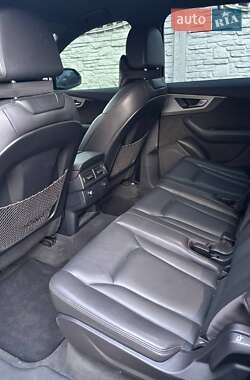 Внедорожник / Кроссовер Audi Q7 2015 в 