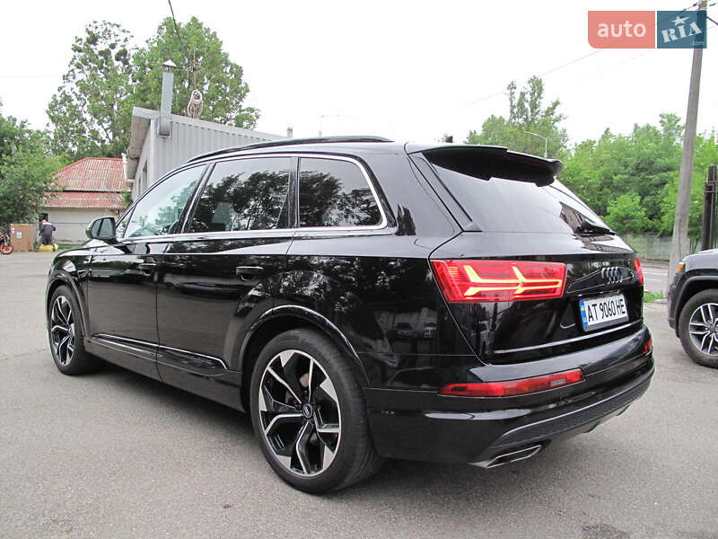 Внедорожник / Кроссовер Audi Q7 2015 в Киеве