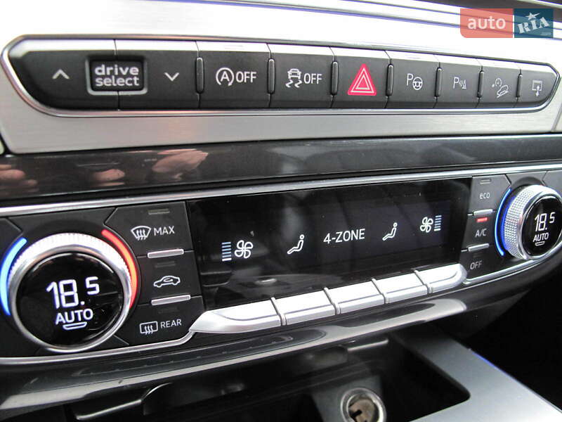 Внедорожник / Кроссовер Audi Q7 2015 в Киеве