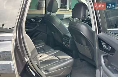 Внедорожник / Кроссовер Audi Q7 2015 в 