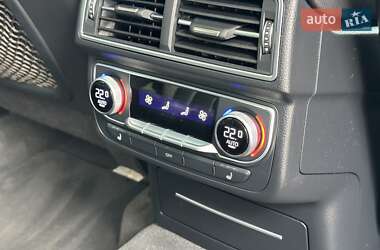 Внедорожник / Кроссовер Audi Q7 2015 в 