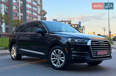 Внедорожник / Кроссовер Audi Q7 2017 в 