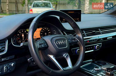 Внедорожник / Кроссовер Audi Q7 2017 в 