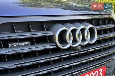 Позашляховик / Кросовер Audi Q7 2019 в 