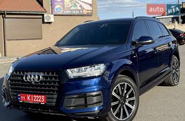 Позашляховик / Кросовер Audi Q7 2019 в 