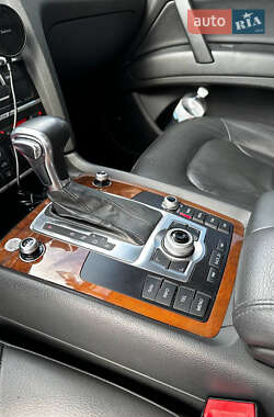 Внедорожник / Кроссовер Audi Q7 2012 в 