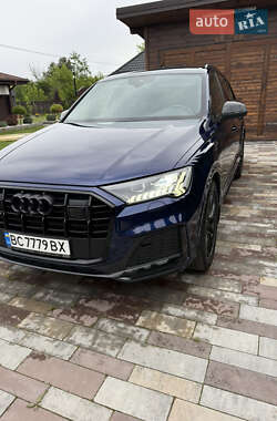 Внедорожник / Кроссовер Audi Q7 2021 в 