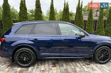 Внедорожник / Кроссовер Audi Q7 2021 в 