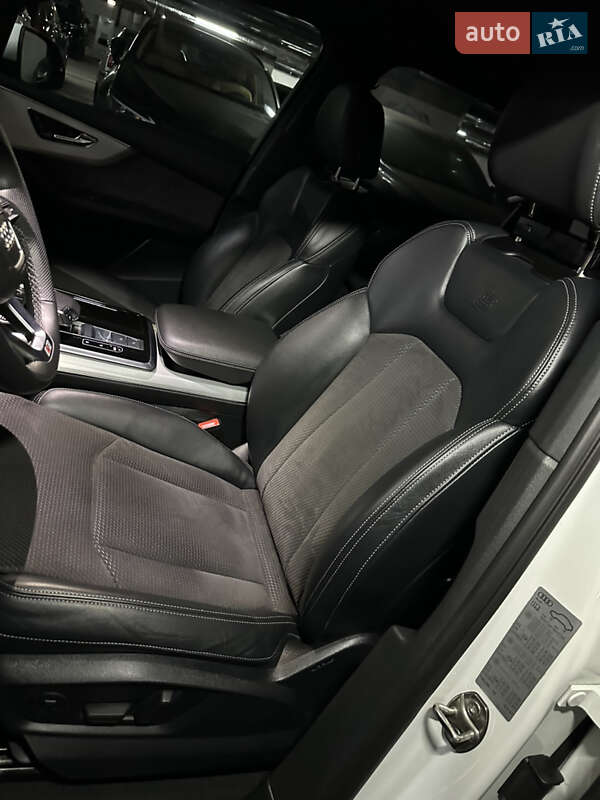 Позашляховик / Кросовер Audi Q7 2021 в Києві