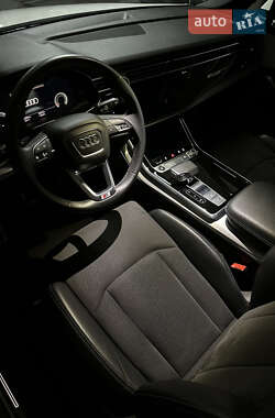 Внедорожник / Кроссовер Audi Q7 2021 в 