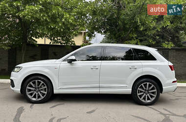 Внедорожник / Кроссовер Audi Q7 2018 в 