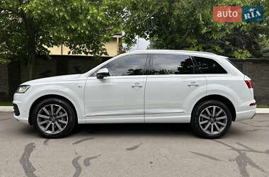 Внедорожник / Кроссовер Audi Q7 2018 в 