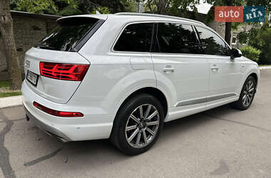 Внедорожник / Кроссовер Audi Q7 2018 в 