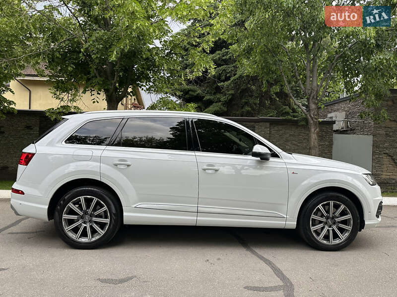 Внедорожник / Кроссовер Audi Q7 2018 в Днепре фото 32 Внедорожник / Кроссовер Audi Q7 2018 в Днепре