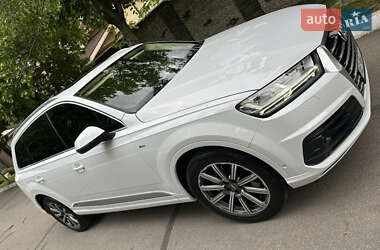 Внедорожник / Кроссовер Audi Q7 2018 в 