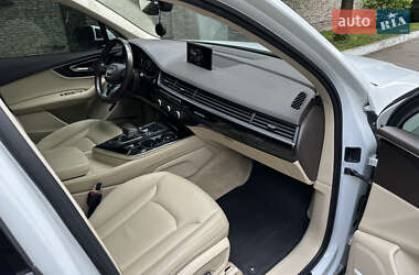 Внедорожник / Кроссовер Audi Q7 2018 в 