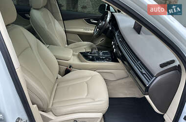 Внедорожник / Кроссовер Audi Q7 2018 в 