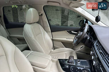 Внедорожник / Кроссовер Audi Q7 2018 в 