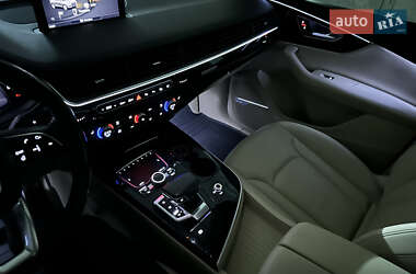 Внедорожник / Кроссовер Audi Q7 2018 в 