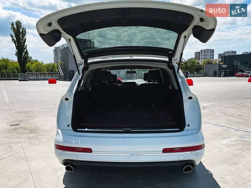 Позашляховик / Кросовер Audi Q7 2014 в Києві