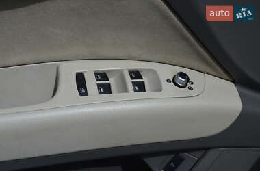 Внедорожник / Кроссовер Audi Q7 2011 в 