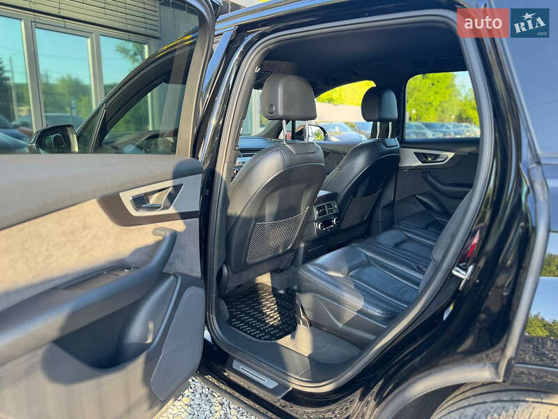 Позашляховик / Кросовер Audi Q7 2016 в Львові