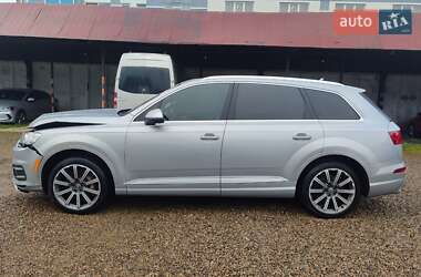 Позашляховик / Кросовер Audi Q7 2017 в 