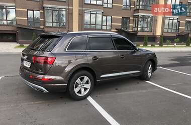 Внедорожник / Кроссовер Audi Q7 2017 в 