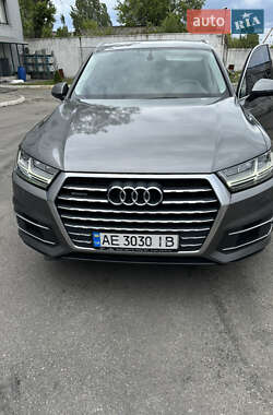 Внедорожник / Кроссовер Audi Q7 2017 в 