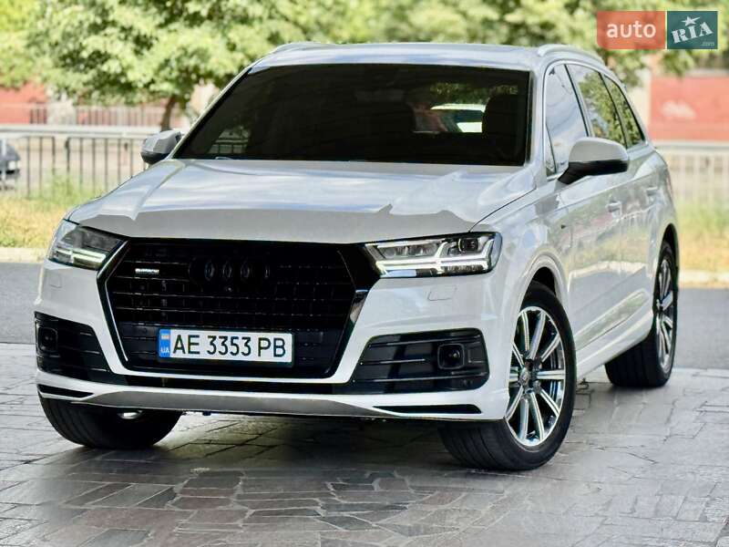 Позашляховик / Кросовер Audi Q7 2016 в Дніпрі