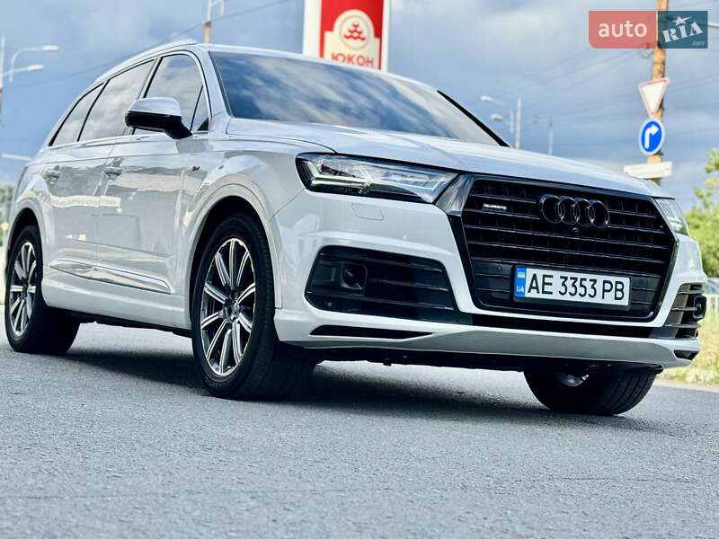 Позашляховик / Кросовер Audi Q7 2016 в Дніпрі
