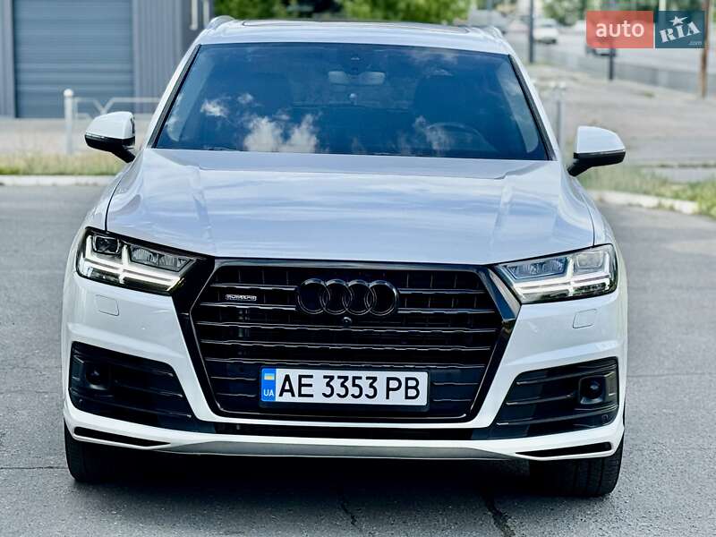 Позашляховик / Кросовер Audi Q7 2016 в Дніпрі