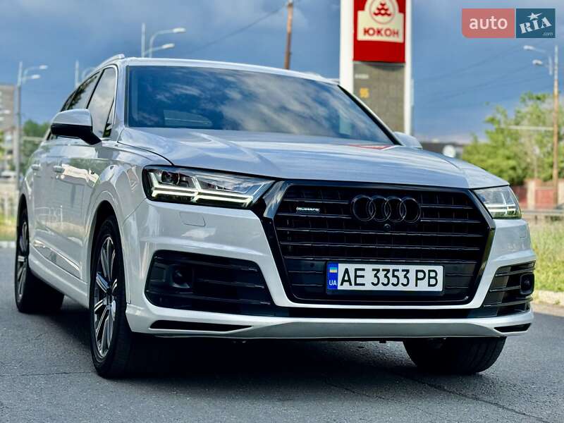 Позашляховик / Кросовер Audi Q7 2016 в Дніпрі