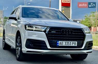 Внедорожник / Кроссовер Audi Q7 2016 в 