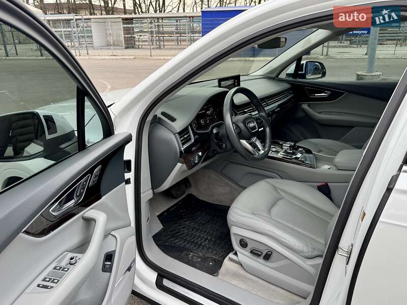 Позашляховик / Кросовер Audi Q7 2016 в Дніпрі