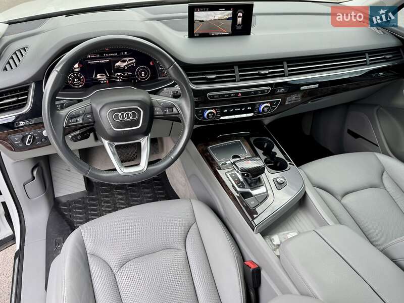 Позашляховик / Кросовер Audi Q7 2016 в Дніпрі